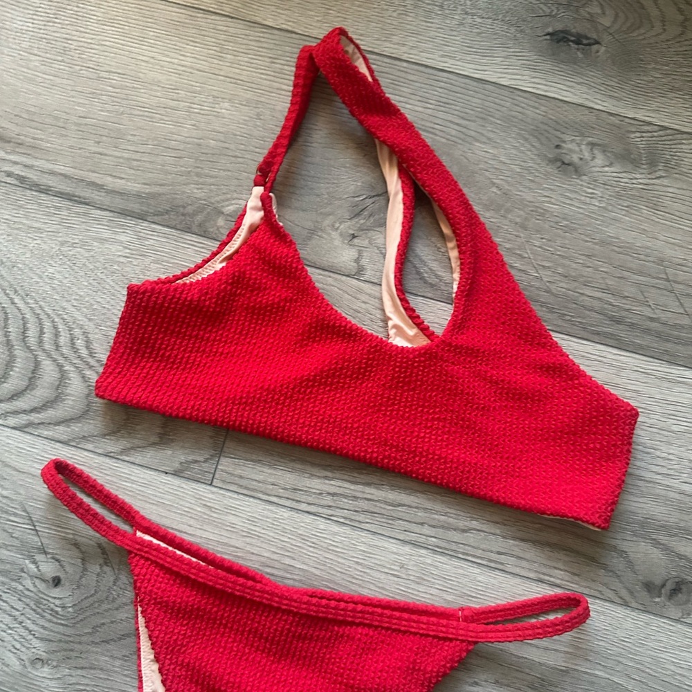 Red Textured Swim Set - Picture 5 of 7